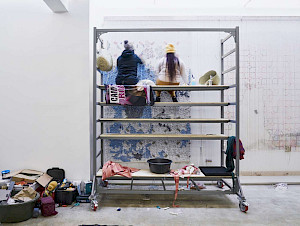 Aus der Ausstellung «Kicking Dust»: Igshaan Adams Eröffnungsproduktion in der A4 Arts Foundation in Kapstadt, 2020
Courtesy of A4 Arts Foundation