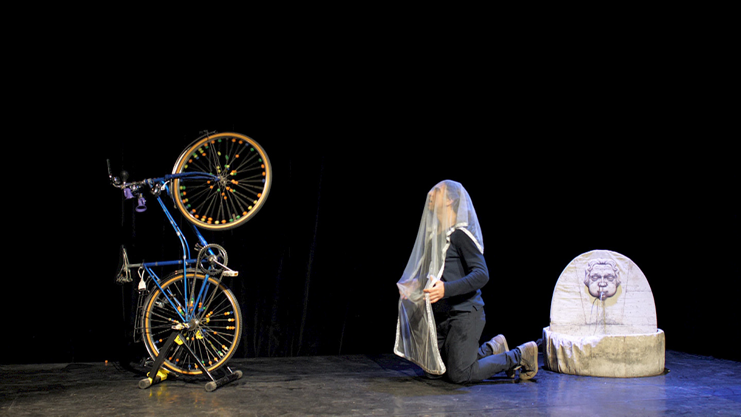 «Egalité» – Erzähltheater mit Velo