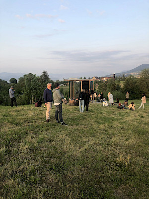 Kunstvernissage auf dem Hof Blum in Samstagern © Hof Blum