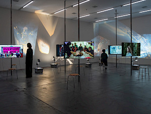 Ausstellungsansicht+Disobedience+Archive+(Canopy+for+Broken+Time)%2c+Archives+in+Revolt+im+Dialog+mit+Canopy%3a+Ferment+(Shade)%2c+Migros+Museum+f%c3%bcr+Gegenwartskunst%2c+2026.+Foto%3a+Studio+Stucky.