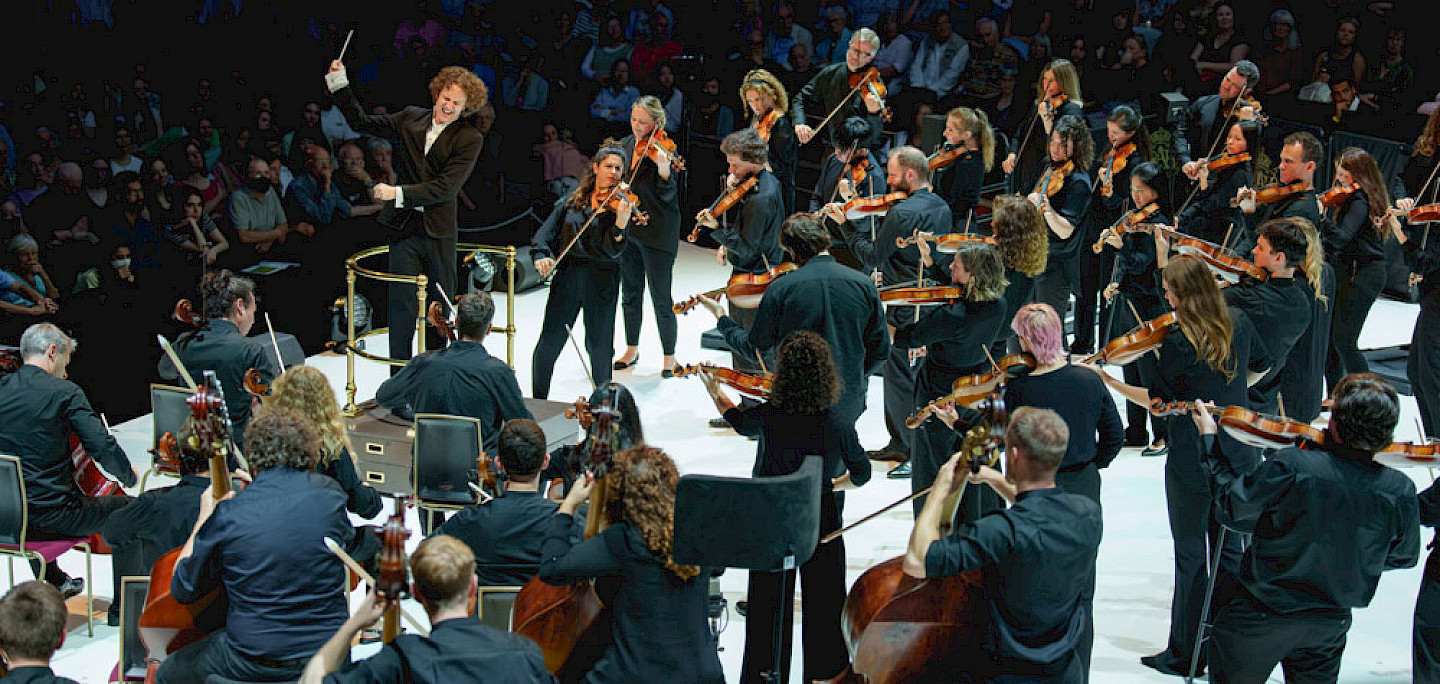 AURORA ORCHESTRA: Rhythm is King!