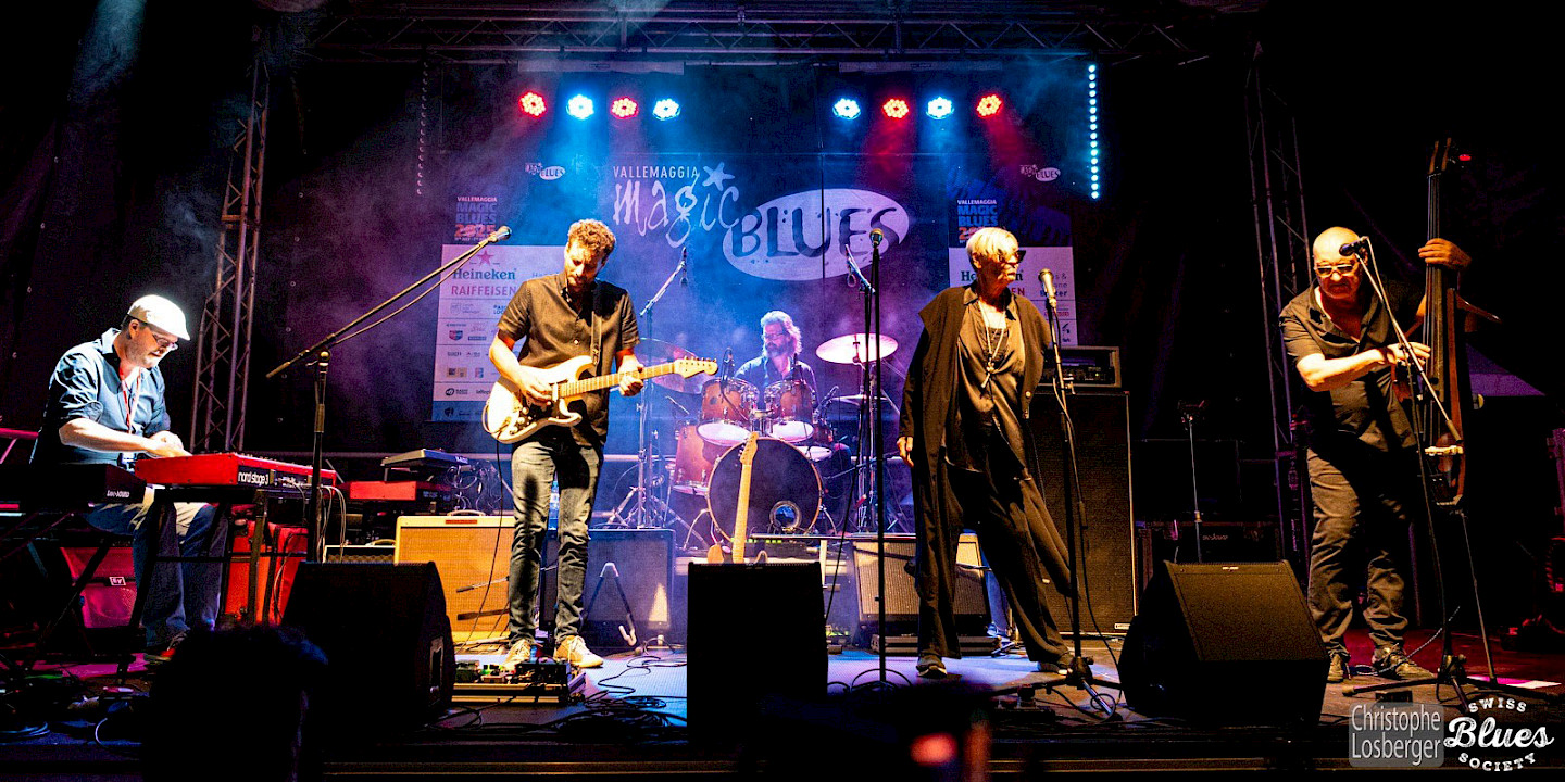 eve gallagher band